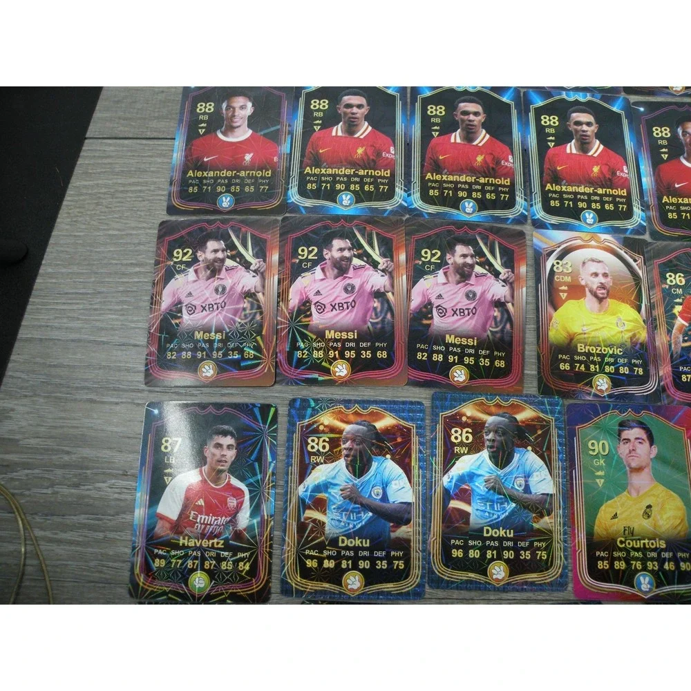 Football Soccer Trading Card Lot of 50 Ronaldo Messi Neymar Benzema Courtois